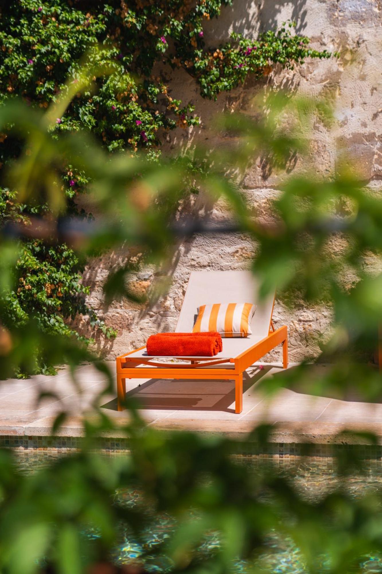 Le Jardin Des Cordeliers Bed & Breakfast Tarascon Exterior photo